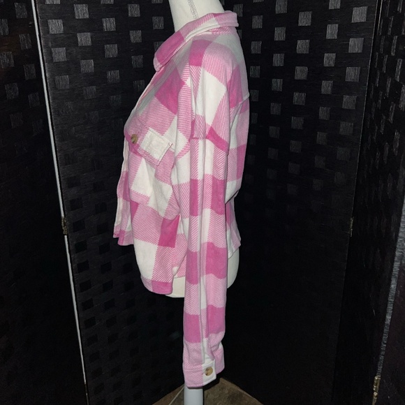 Pink plaid button down shirt with pockets in size XL - Picture 3 of 6
